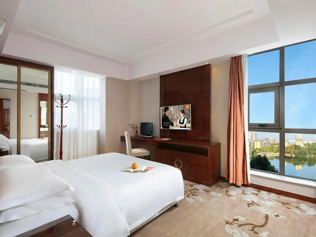 Vienna Hotel Henan Xinyang East Zone Of Central Hospital