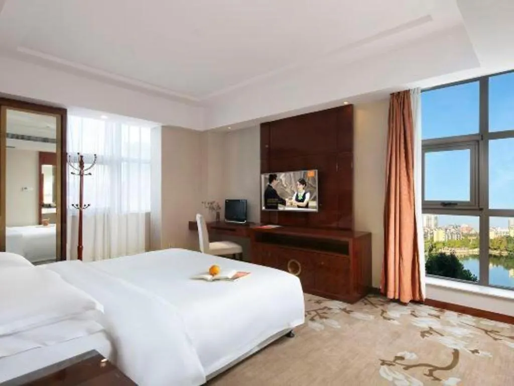 Vienna Hotel Henan Xinyang East Zone Of Central Hospital  Xinyang (Henan)