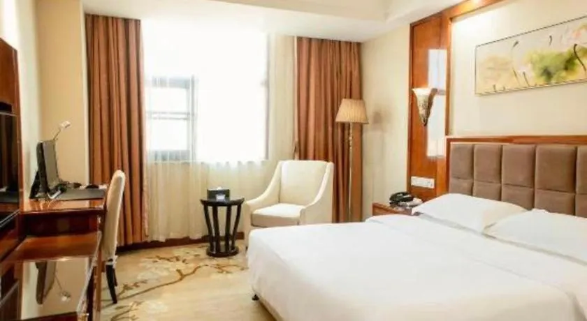 Vienna Hotel Henan Xinyang East Zone Of Central Hospital