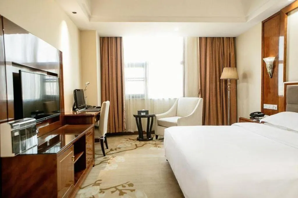 Vienna Hotel Henan Xinyang East Zone Of Central Hospital 3*, Xinyang (Henan)