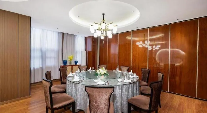 Vienna Hotel Henan Xinyang East Zone Of Central Hospital