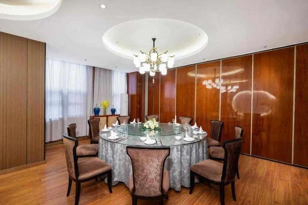 Vienna Hotel Henan Xinyang East Zone Of Central Hospital